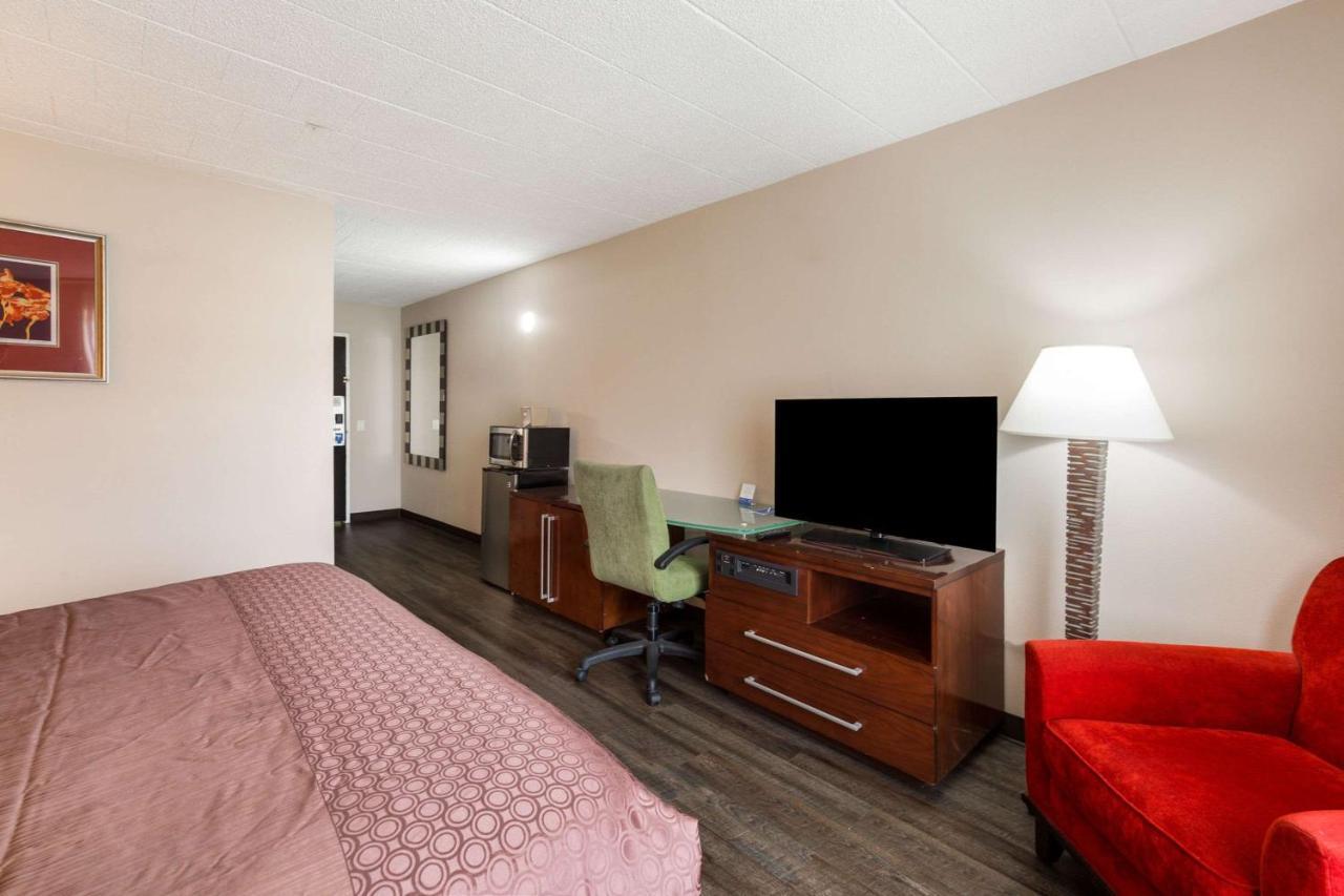 Fairmount Inn & Suites - Stroudsburg, Poconos Delaware Water Gap Exteriör bild