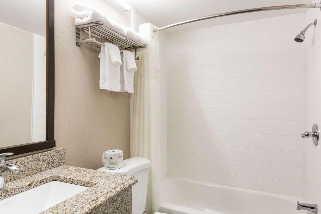 Fairmount Inn & Suites - Stroudsburg, Poconos Delaware Water Gap Exteriör bild