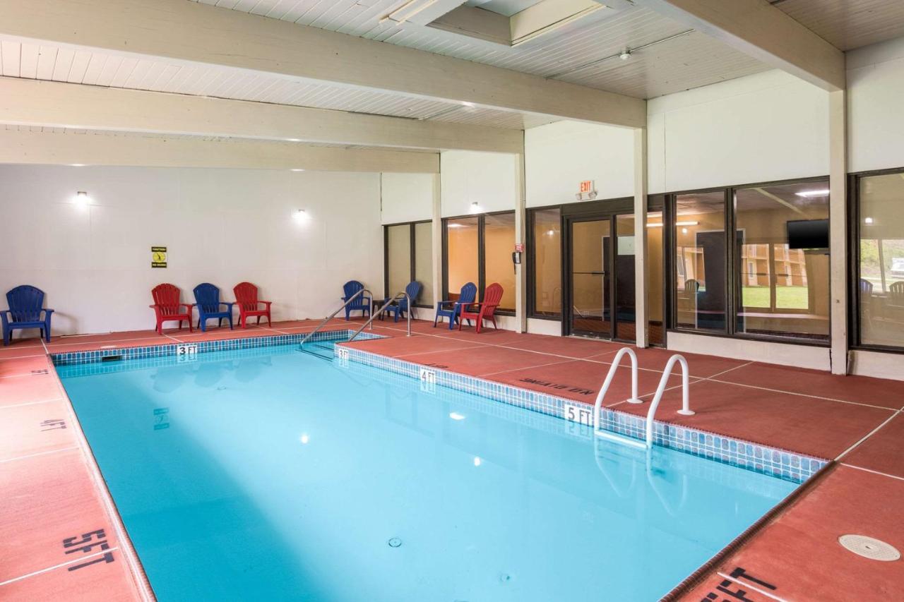 Fairmount Inn & Suites - Stroudsburg, Poconos Delaware Water Gap Exteriör bild